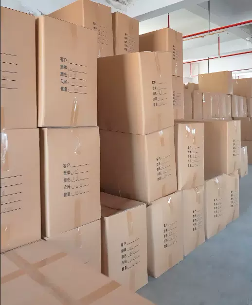 拓美鞋业提供的仓库纸箱照片
